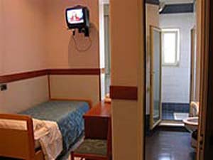 Basic single with private facilities (shower), and breakfast